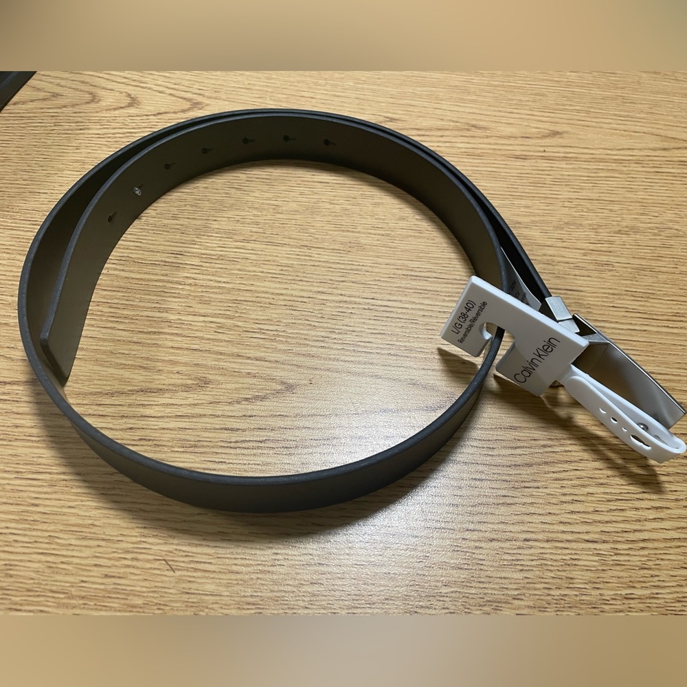 Calvin Klein (Reversible) Belt - Picture 2 of 5